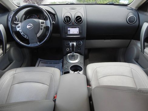 Used 2013 Nissan Rogue SL AWD/4WD image 2