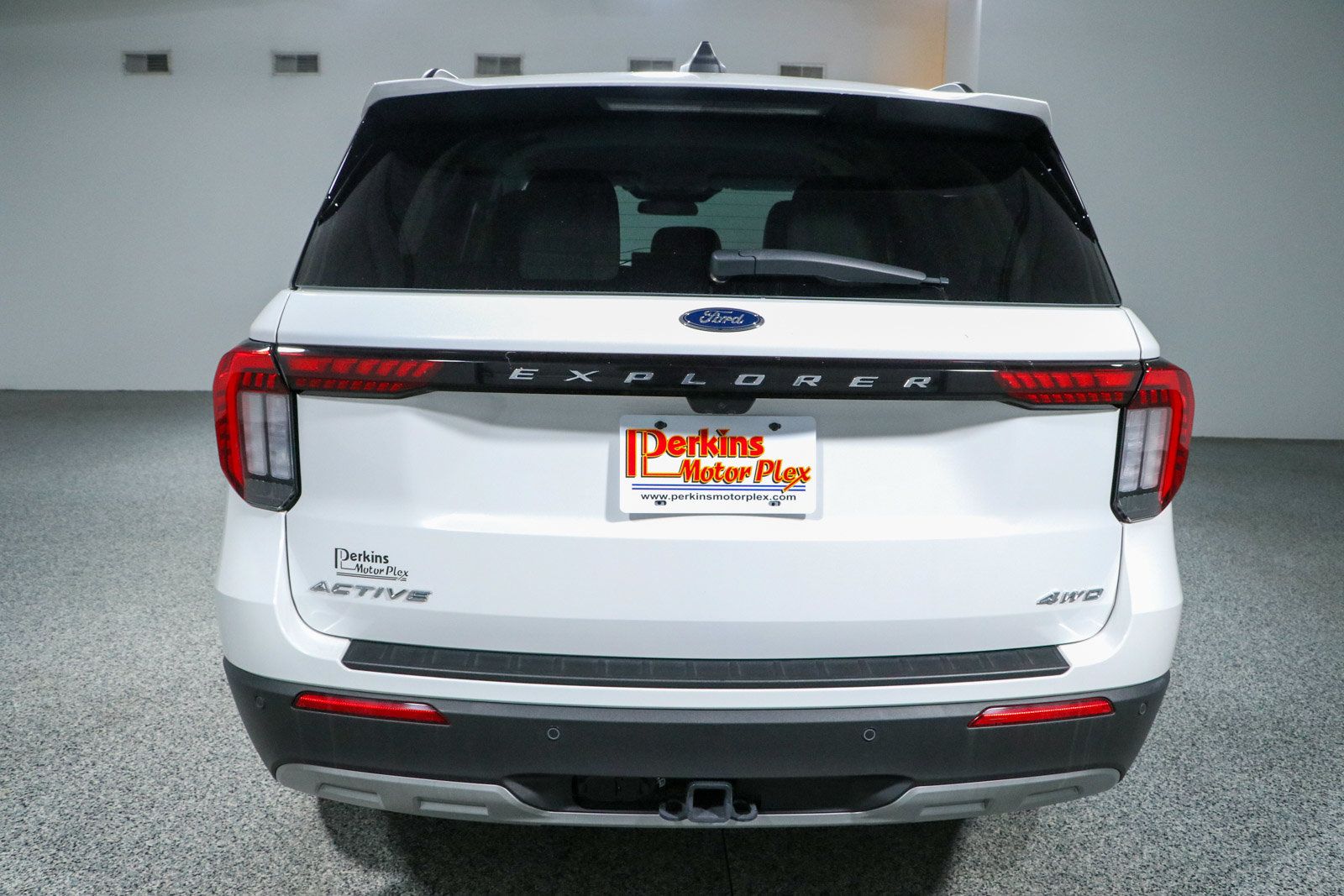 Used 2025 Ford Explorer Active w/ Active Comfort Package AWD/4WD image 8