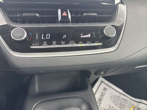 Used 2024 Toyota Corolla LE FWD image 12