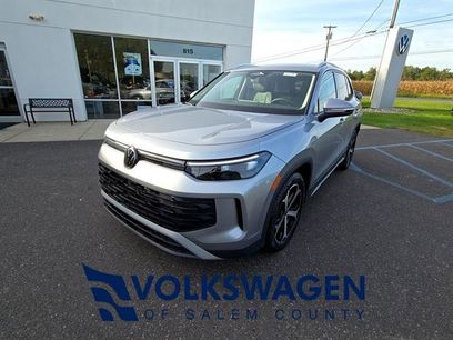 New 2025 Volkswagen Tiguan SE