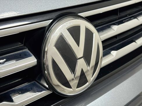 Used 2019 Volkswagen Tiguan SE w/ Panoramic Sunroof Package AWD/4WD image 30