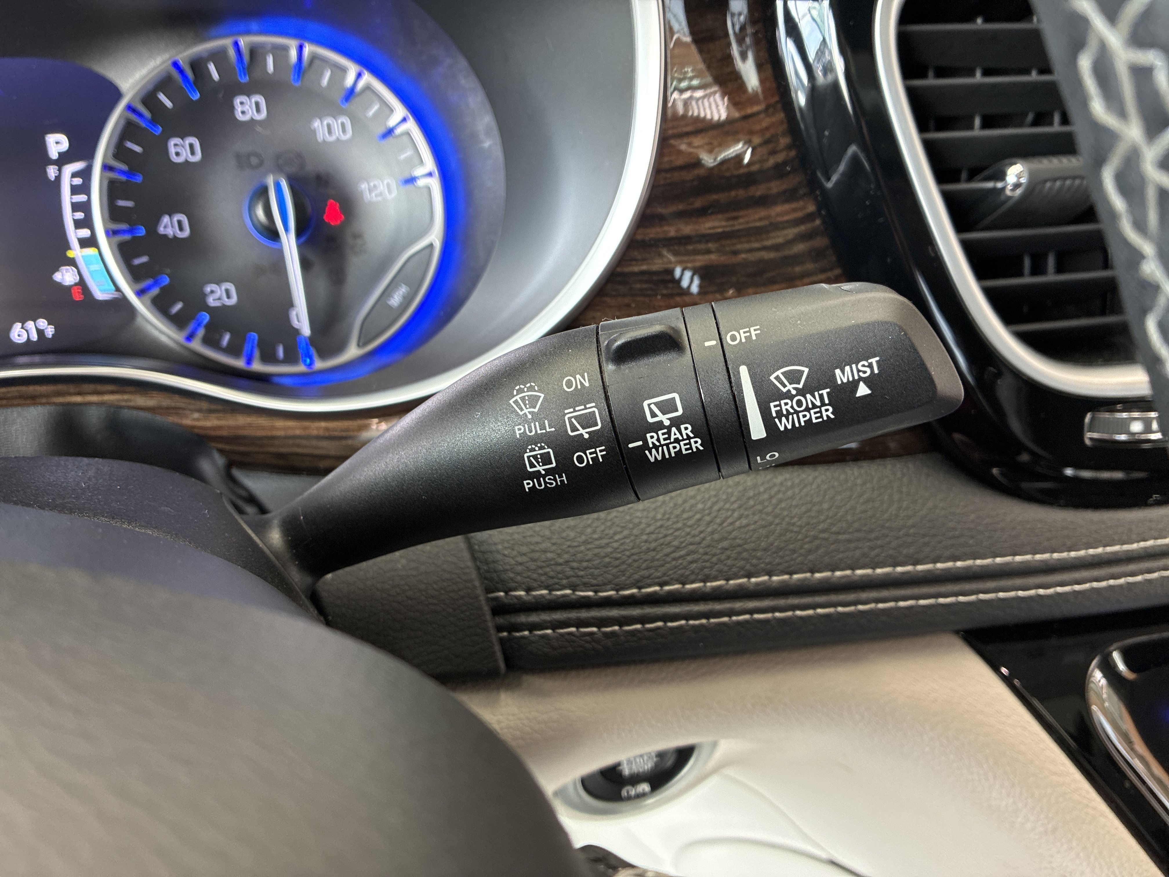 Certified 2023 Chrysler Pacifica Limited w/ Uconnect Theater Family Group AWD/4WD image 26