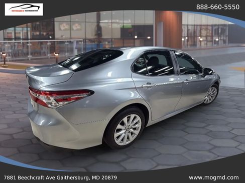 Used 2018 Toyota Camry LE FWD image 15