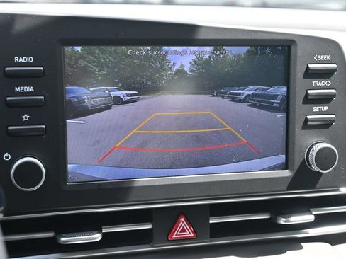 Certified 2021 Hyundai Elantra SE FWD image 20