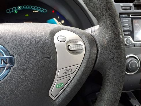 Used 2016 Nissan Leaf S w/ Charger Package FWD image 13