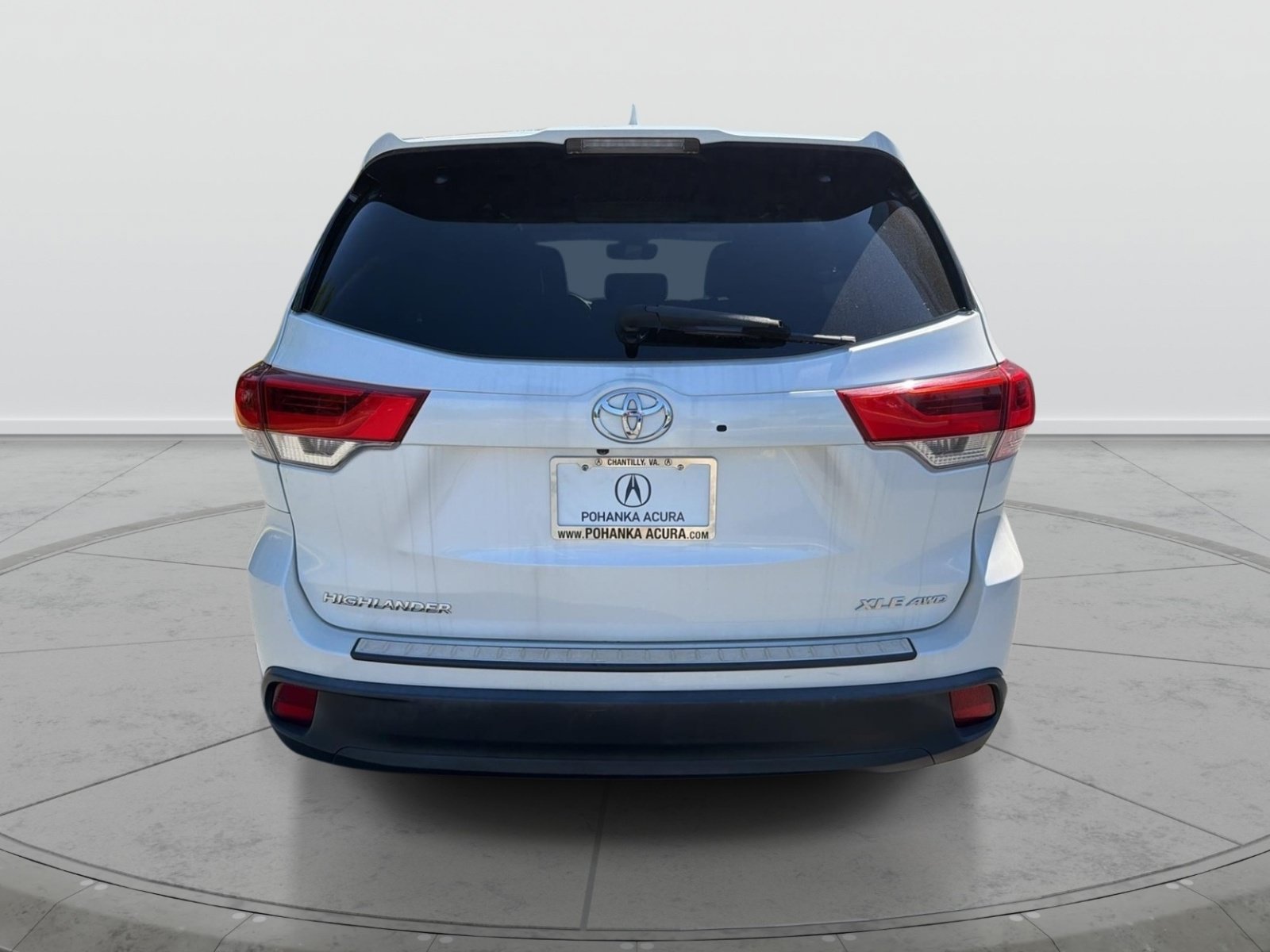 Used 2018 Toyota Highlander XLE AWD/4WD image 6