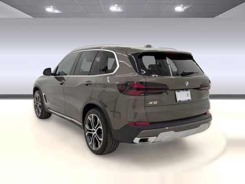 New 2026 BMW X5 xDrive40i w/ Premium Package AWD/4WD image 3