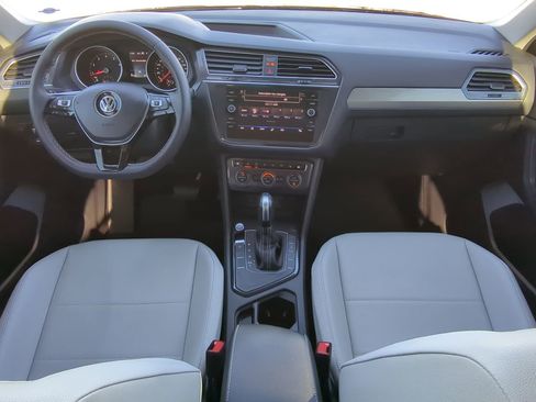 Used 2021 Volkswagen Tiguan SE image 13