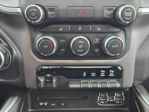 Used 2019 RAM 1500 Big Horn AWD/4WD image 24
