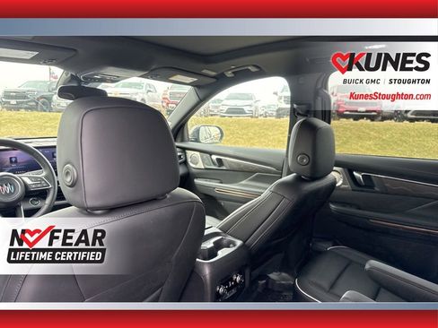 Used 2025 Buick Enclave Avenir w/ Trailering Package, 5000 lbs. AWD/4WD image 37
