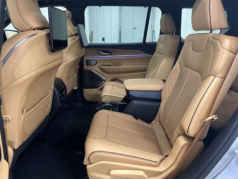 Used 2023 Jeep Grand Cherokee L Summit image 24