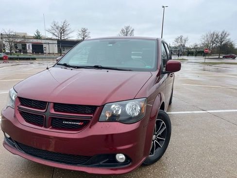 Used 2019 Dodge Grand Caravan GT image 1