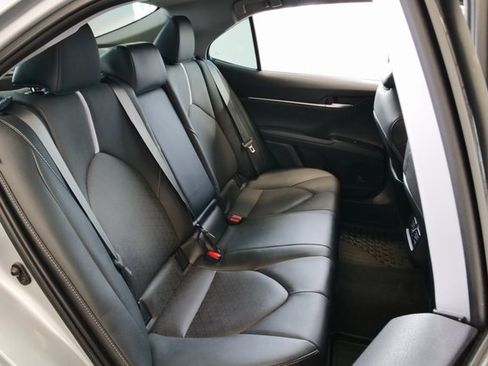 Used 2020 Toyota Camry XSE image 14