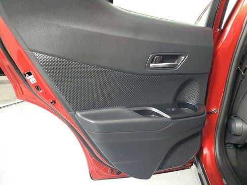 Certified 2022 Toyota C-HR XLE image 38