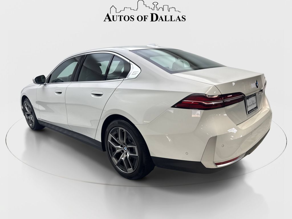 Used 2026 BMW 530i RWD image 10
