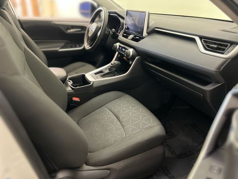 Used 2024 Toyota RAV4 XLE FWD image 25