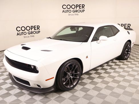 Used 2023 Dodge Challenger R/T Scat Pack RWD image 9