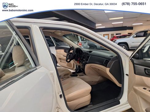 Used 2009 Kia Optima LX image 16