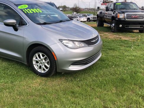 Used 2020 Chrysler Voyager Lxi image 2