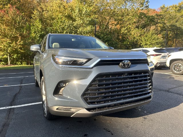 New 2026 Toyota Grand Highlander AWD image 17