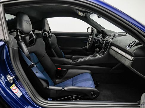 Used 2025 Porsche 718 Cayman GT4 RS RWD image 61