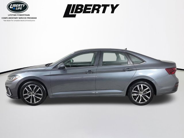 Used 2025 Volkswagen Jetta SE FWD image 7