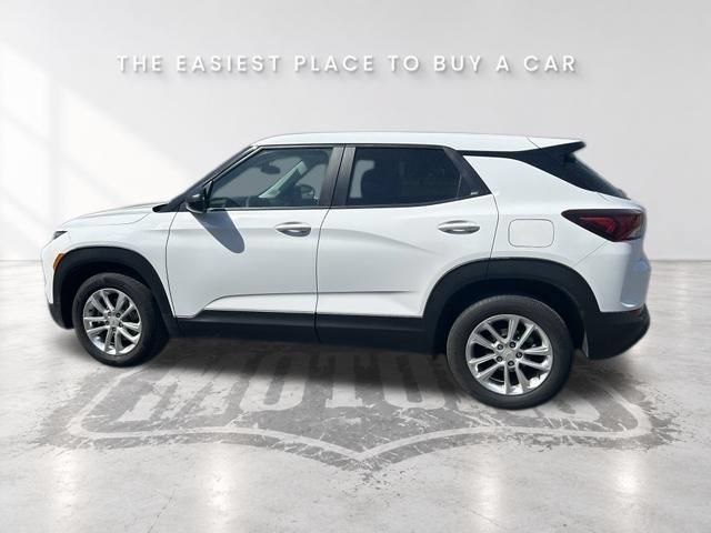 Used 2026 Chevrolet TrailBlazer LS w/ LS Convenience Package FWD image 4