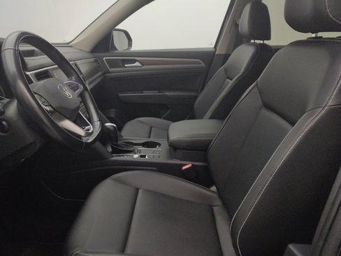 Used 2021 Volkswagen Atlas SE w/ Towing Package FWD image 17