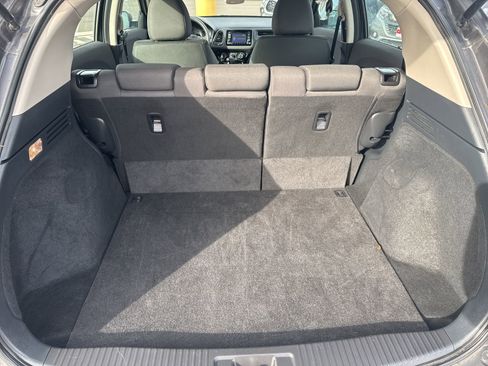 Used 2019 Honda HR-V LX image 10