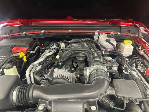 Used 2023 Jeep Gladiator Sport image 18