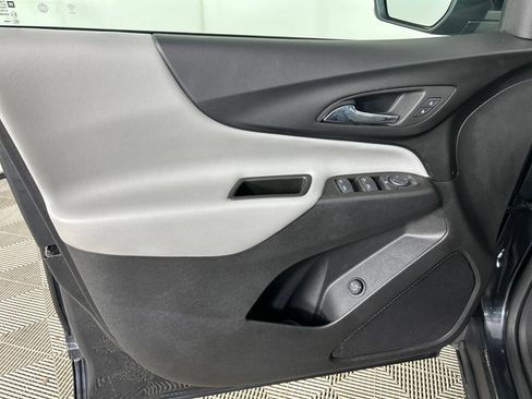 Used 2023 Chevrolet Equinox LT w/ Driver Convenience Package image 11