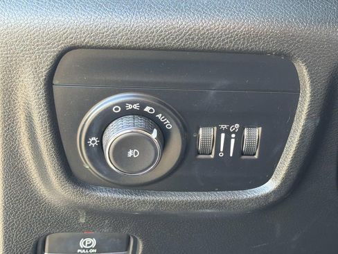 Used 2022 Jeep Grand Cherokee L Limited image 18