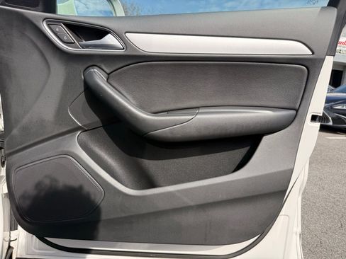 Used 2017 Audi Q3 2.0T Premium image 32