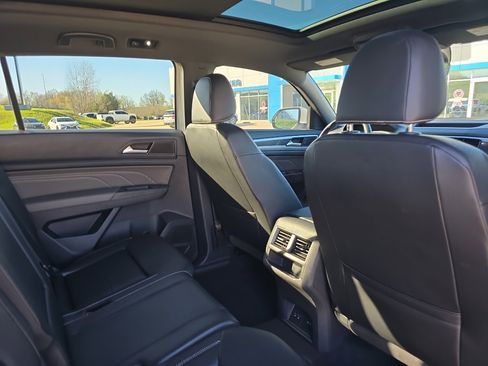 Used 2021 Volkswagen Atlas Cross Sport SEL image 16
