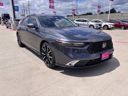 Used 2024 Honda Accord Touring image 3