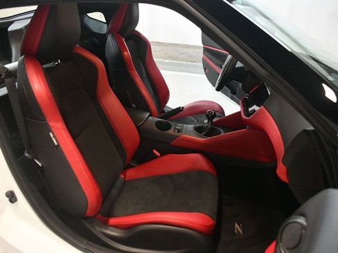 Used 2024 Nissan Z Performance w/ Floor Mat Package image 27