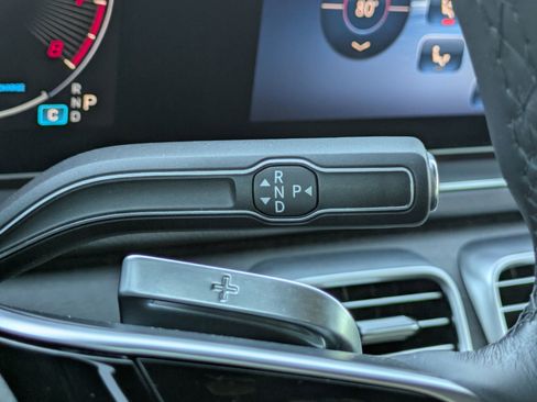 Used 2024 Mercedes-Benz GLE 350 4MATIC image 15