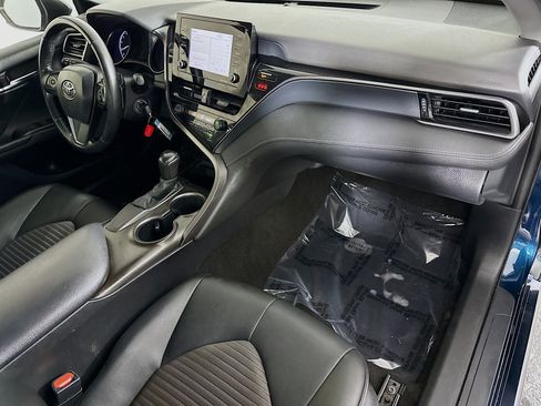 Used 2021 Toyota Camry SE FWD image 29