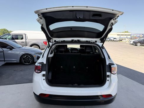 Used 2022 Jeep Compass Latitude w/ Sun and Sound Group FWD image 43
