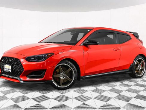 Used 2020 Hyundai Veloster N image 2