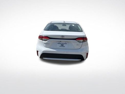Used 2022 Toyota Corolla LE FWD image 4