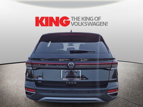 New 2026 Volkswagen Taos SE FWD image 4