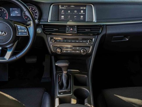Used 2020 Kia Optima S image 9