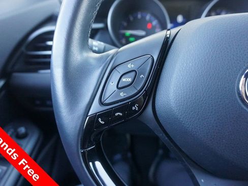 Certified 2018 Toyota C-HR XLE image 4