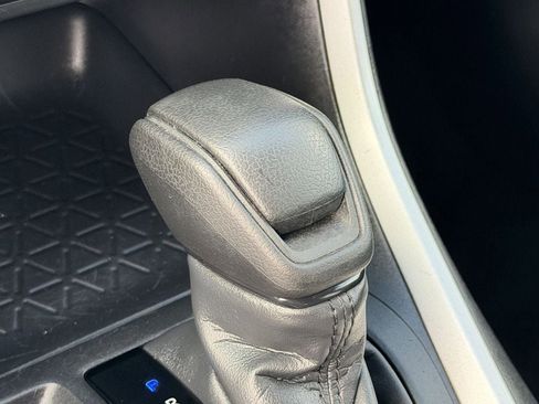 Used 2024 Toyota RAV4 XLE FWD image 21