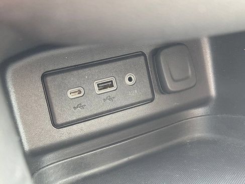 Used 2023 Chevrolet Equinox LT FWD image 26
