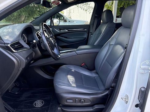 Used 2022 Buick Enclave Essence w/ Experience Buick Package FWD image 11
