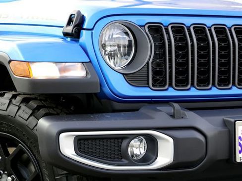 New 2026 Jeep Gladiator Sport image 3