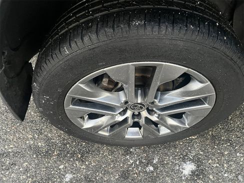 Certified 2022 Toyota RAV4 XLE Premium image 23