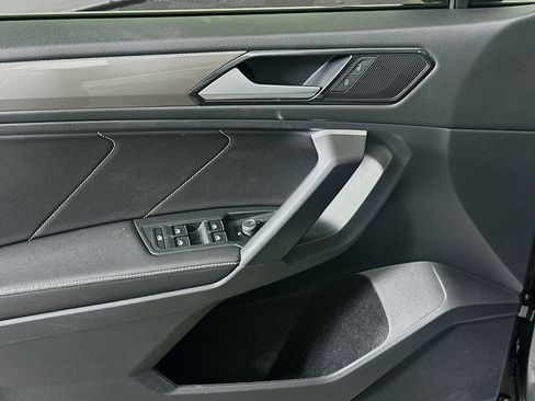 Used 2023 Volkswagen Tiguan SE image 15